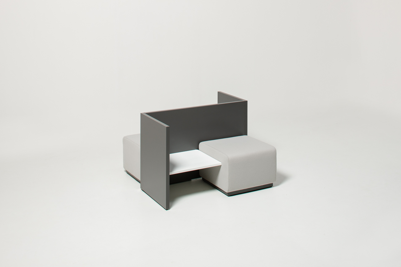 Assises double face avec tablettes