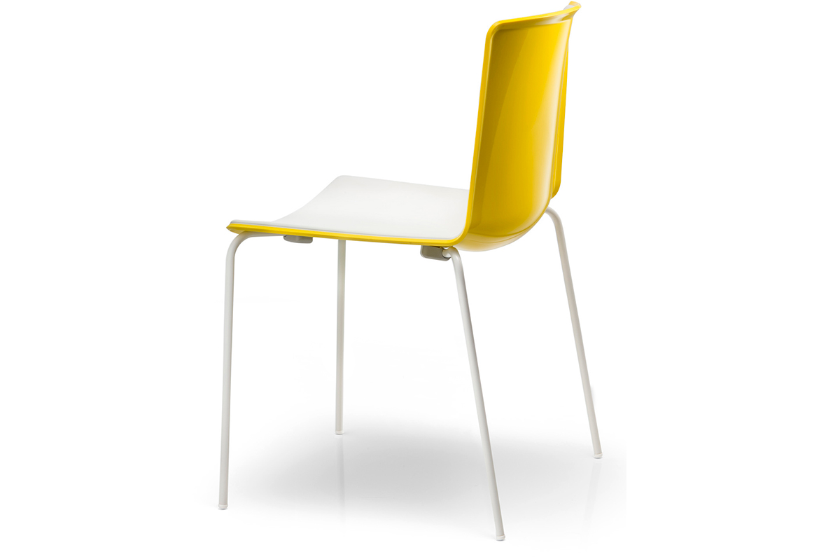 Chaise Tweet 