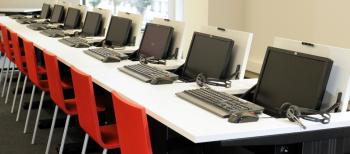 Tables informatiques hauteur réglable 